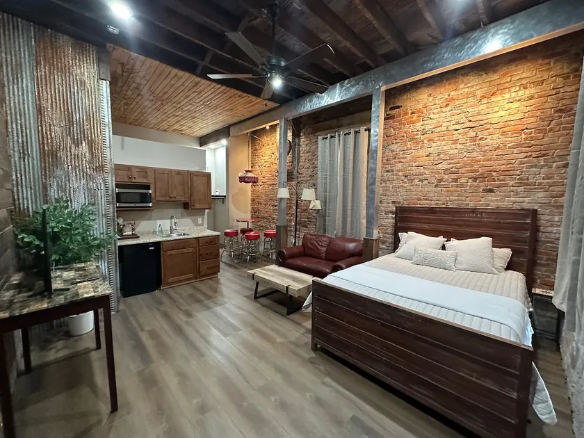 Eagle’s Crib, a chic studio in Fayette | CMU - Image 1