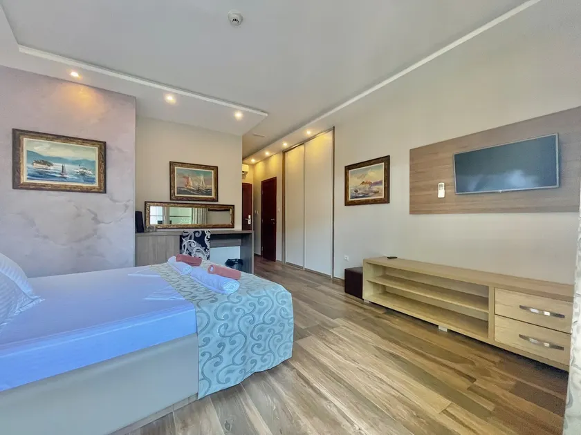 Hotel Butua Residence - Image 1