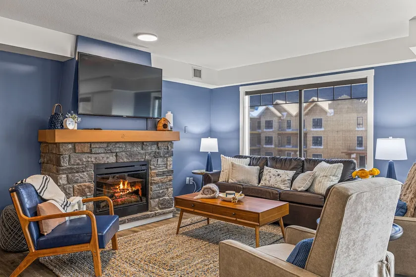 Lovely 3BR condo with Hot Tub at the Edge of Canmore - Image 1