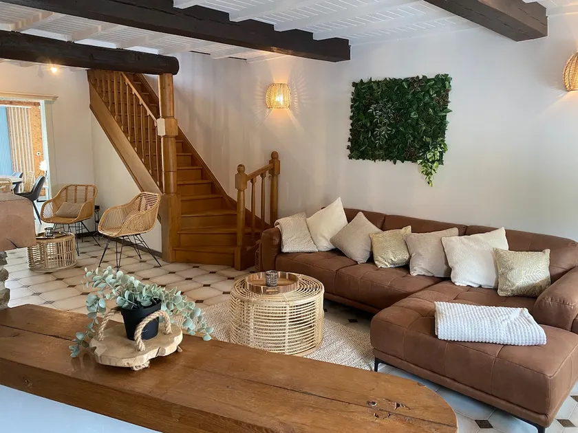 The tree house - Image 1