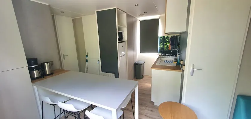 Modern SPA Chalet – 3 Bedrooms - Image 1