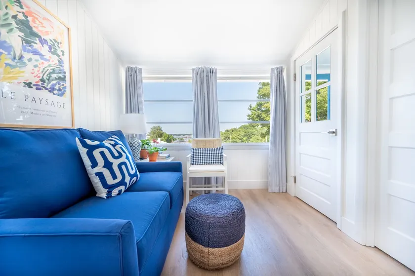 Private Cottage at Marina Bay - Image 1