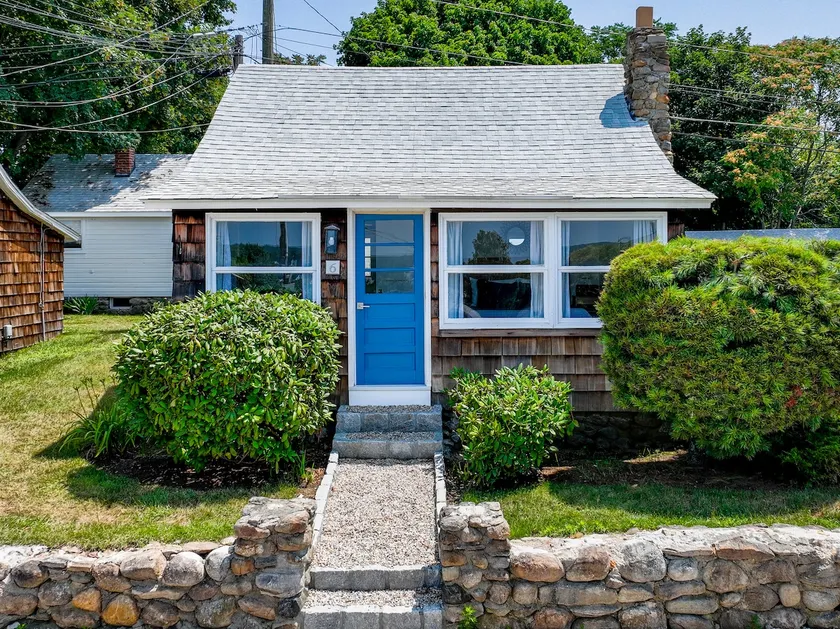 Private Two-Bedroom Cottage - Image 1