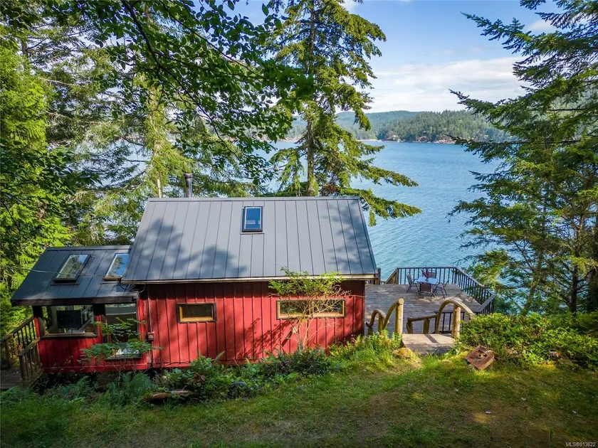 Private Oceanfront Cabin / On 10 Acres of Forrest - Image 1
