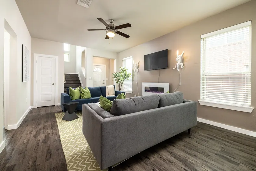 Near UNT + Downtown Square | Spacious Group Stay - Image 1