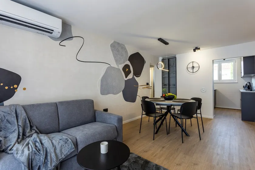 Apartment IZIS is a new apartment in the center of Pula. - Image 1