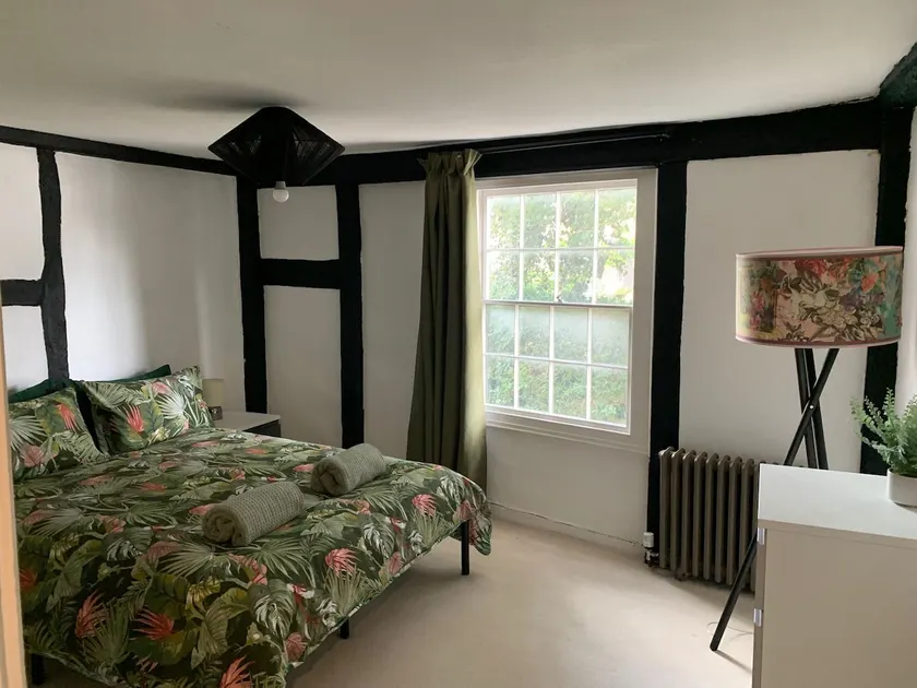 *Location* Spacious Character Flat in Central Rye - Image 1