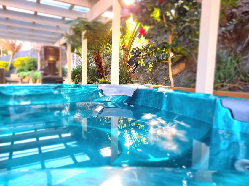 Tropical Gem - Outdoor Jacuzzi - Image 1
