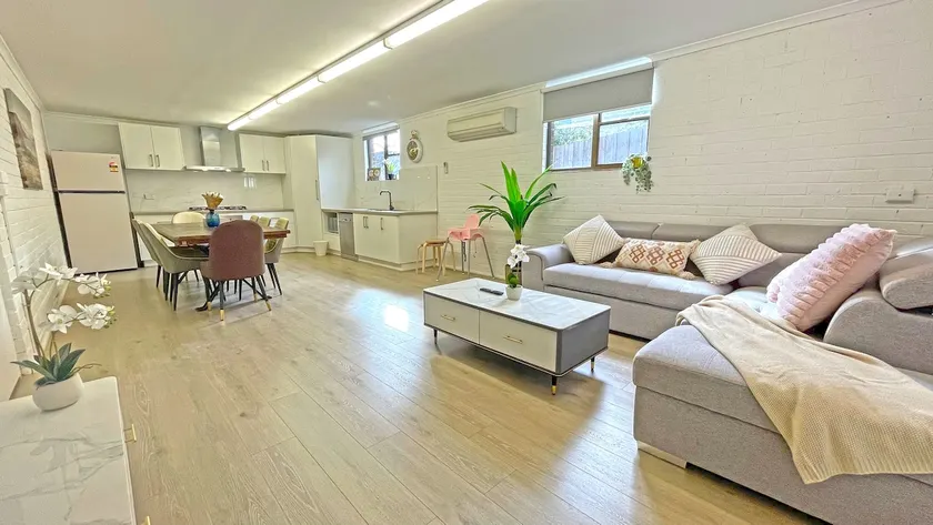 Pet Friendly Ringwood 3BM Home Parking Netflix - Image 1