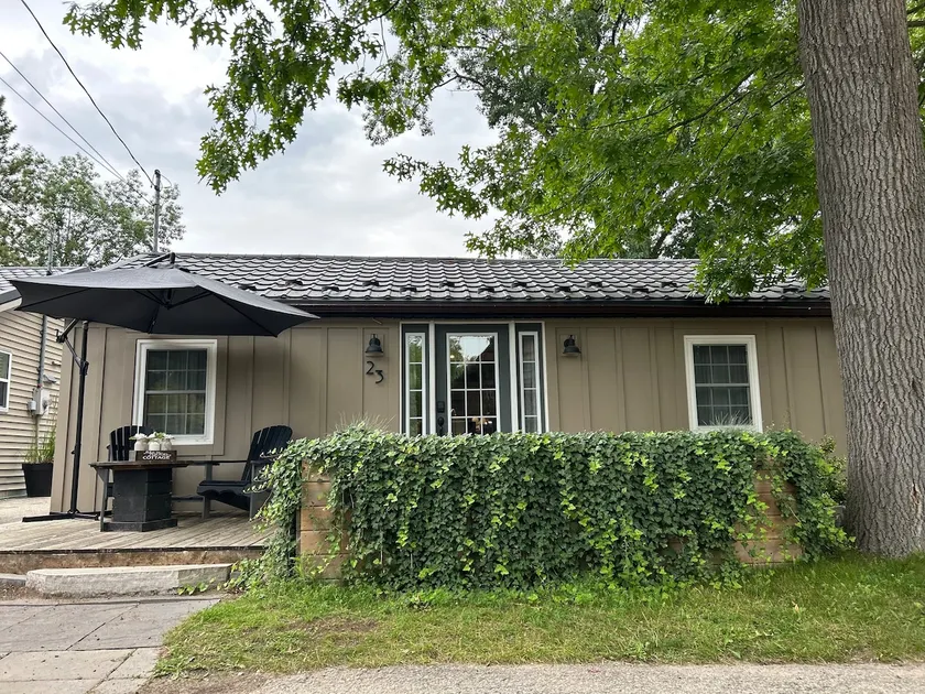 Classic Cottage Vibe - Image 1