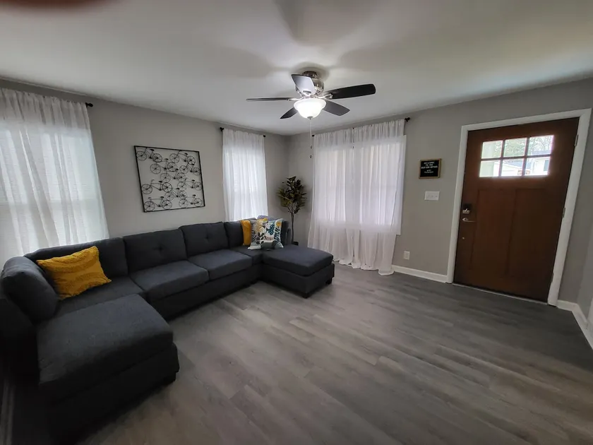 Pet-Friendly Cottage | King Bed + Fenced Yard - Image 1