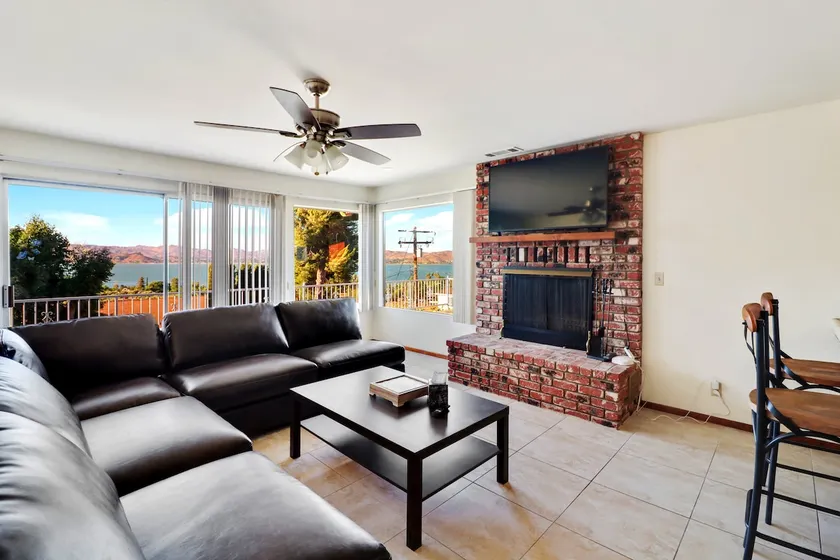 Spacious 180° Lakeview Retreat: GameRoom, Boat Pkg - Image 1