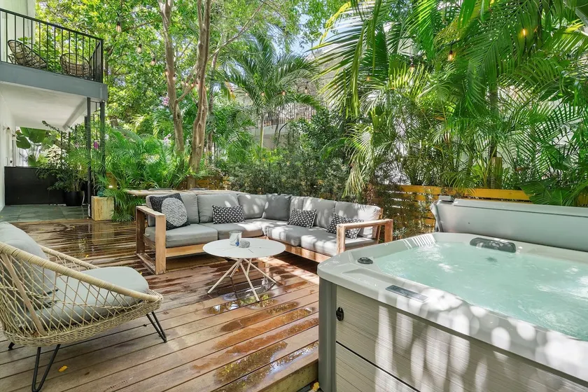 Private Hot tub garden in South Beach - Image 1