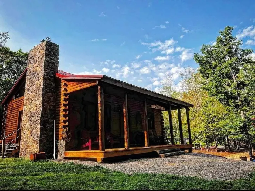 Riverside Log Cabin Sanbornville NH - Image 1