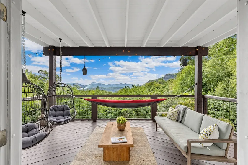 Huge Views, Outdoor Tub, Fire Pit, Close to Town! - Image 1