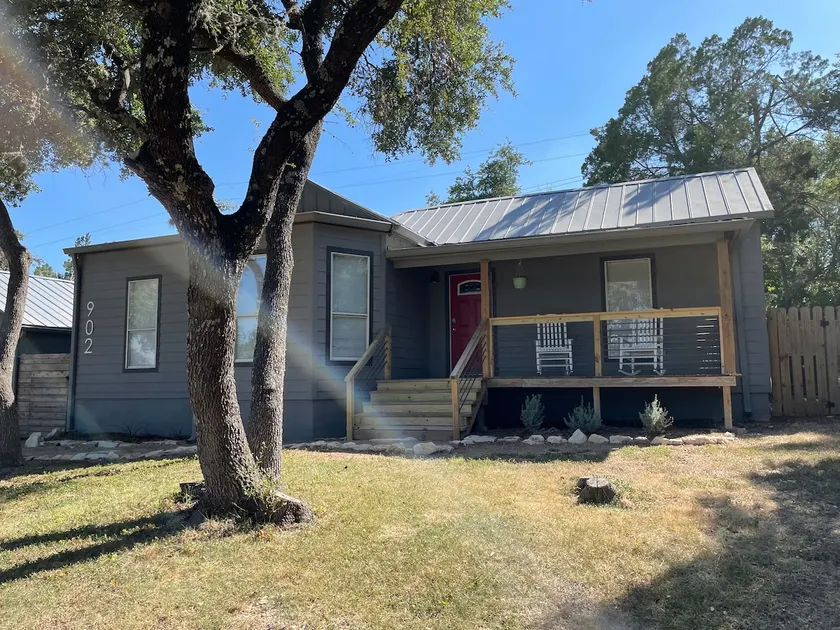 Sleeps 8 | Family/Pet Friendly | *no cleaning fee* - Image 1
