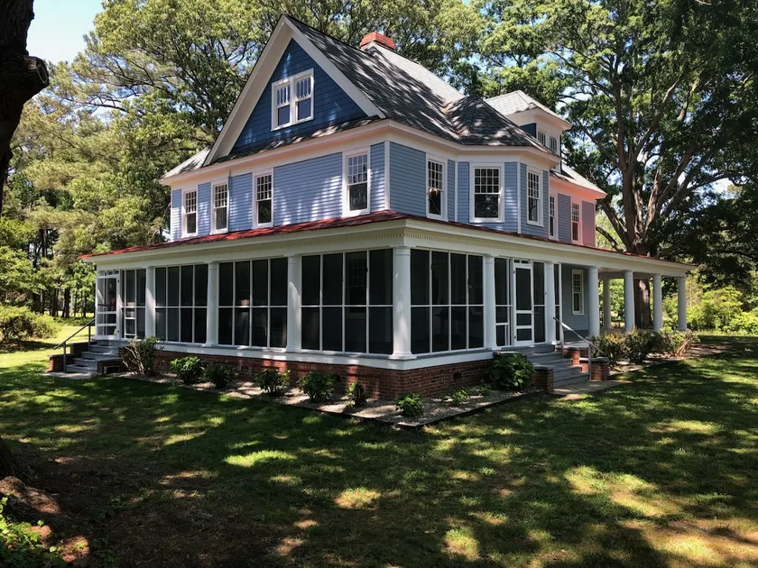 Victorian Farmhouse w/ private waterfront & pier at the mouth of Mobjack Bay - Image 1