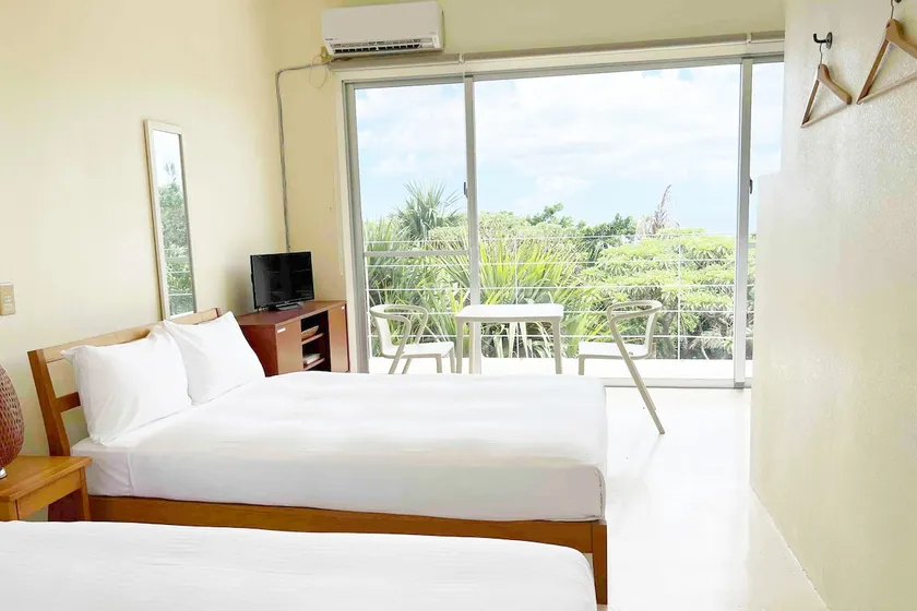 Blue in Green/Twin Room: Relax with an ocean view surrounded by greenery - Image 1