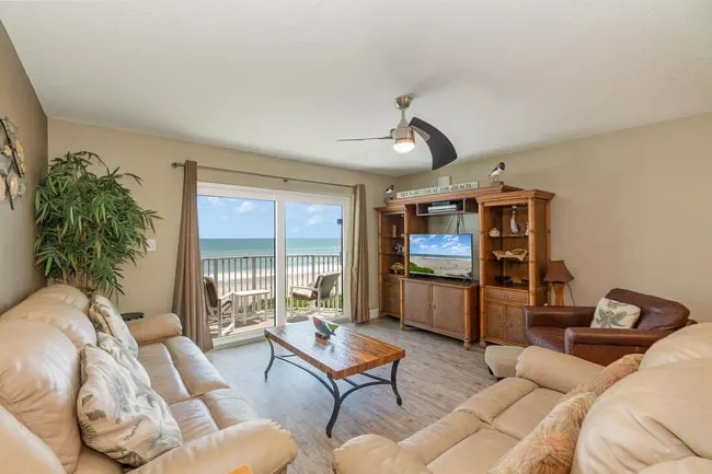 Beach Fanatics Paradise - Image 1