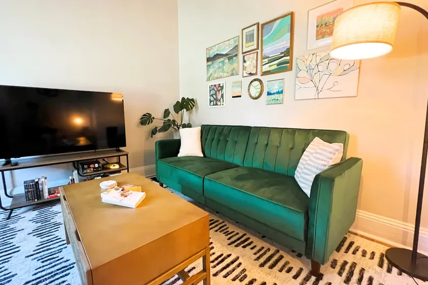 Cute Studio in Old West End - Image 1