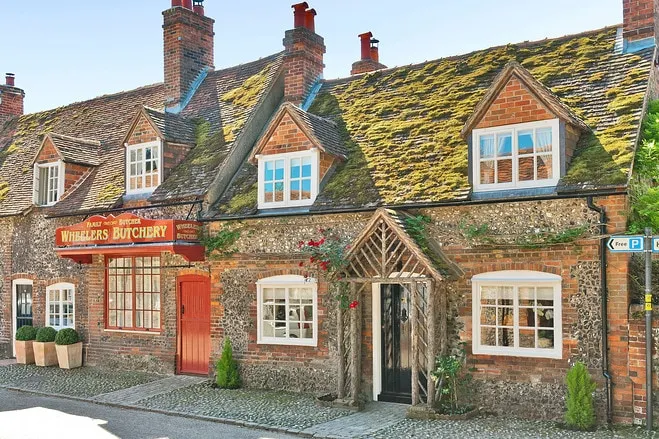 Perfectly Positioned Hambleden House - Image 1
