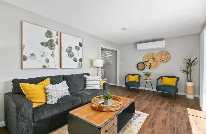Bright 2Bd/1ba Beach Apartment - Image 1