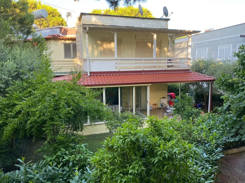 Family-Friendly Beach House with Private Garden - Image 1