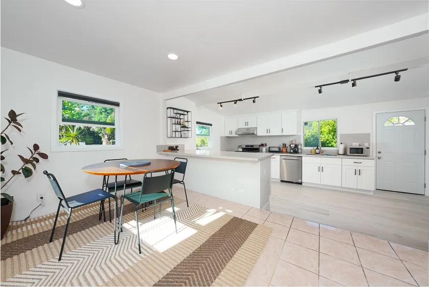 Quiet and Central 2bedroom House - Image 1