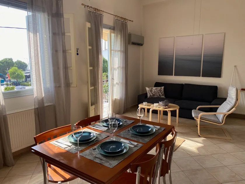 Port view apartment Aegina - Image 1
