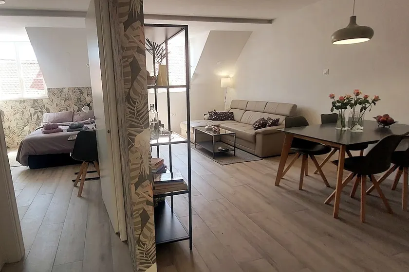 Pleasant bright home in the old town. - Image 1
