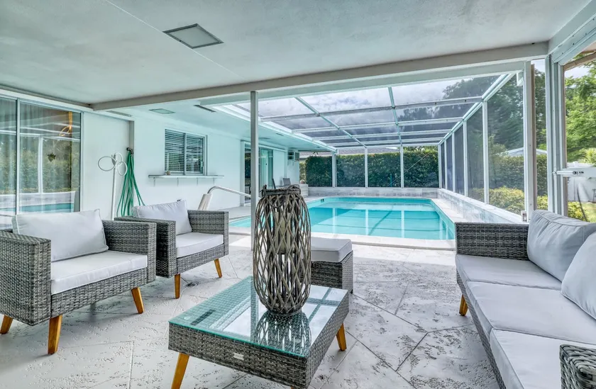 Luxury Pool Family Home-Siesta Key/DT 3BR/2BA - Image 1