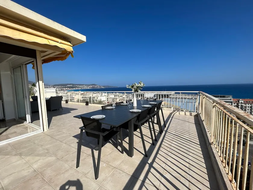 Exceptional Roof Terrace - Panoramic Sea View - Image 1