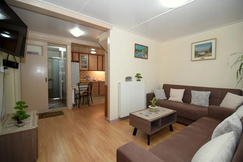 Plataneli House - Image 1