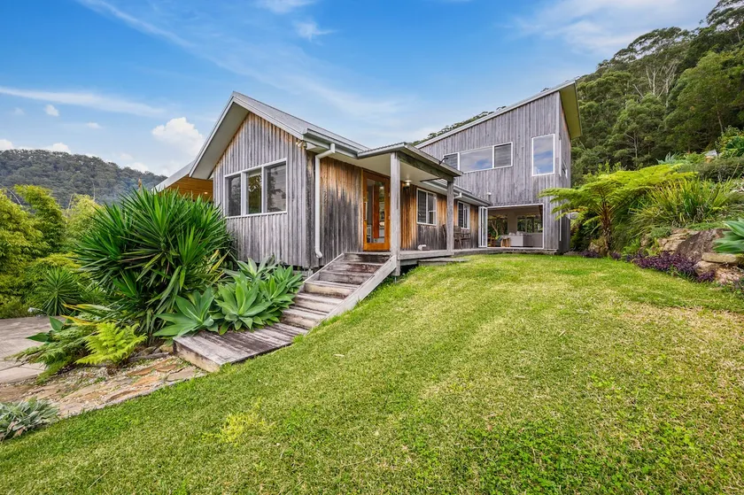 Tranquil Treetop Haven 3BR House with breathtaking views - Image 1