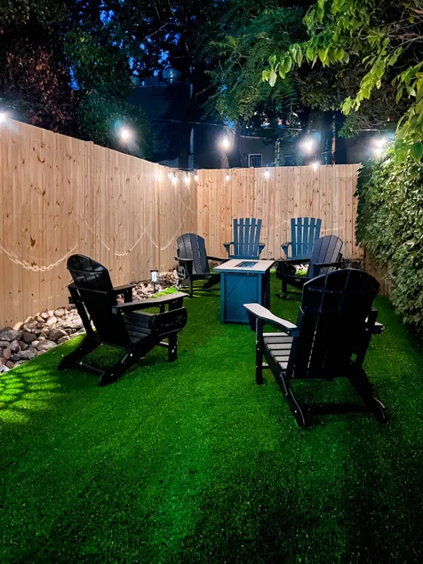 Lux Downtown Fells ~ Grass deck, Firepit, BBQ - Image 1