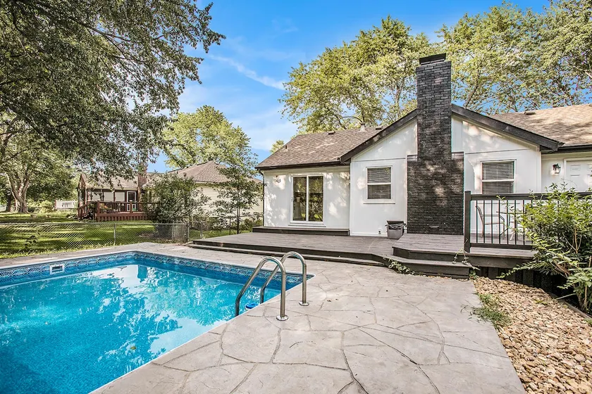 Spacious & Updated Getaway! Pool & Hot Tub 10 Beds - Image 1
