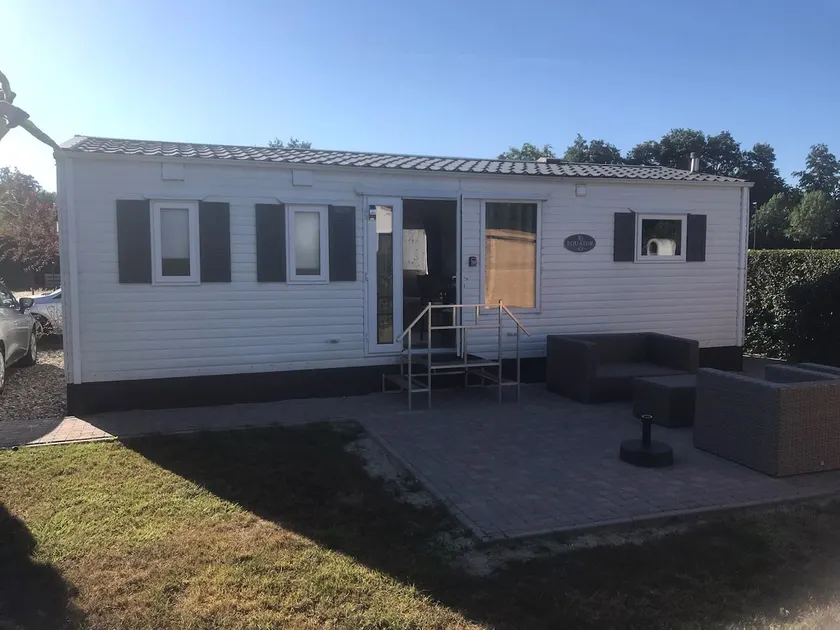 Chalet 4 Persons - Holidaypark Hart van Zeeland Heinkenszand - Image 1