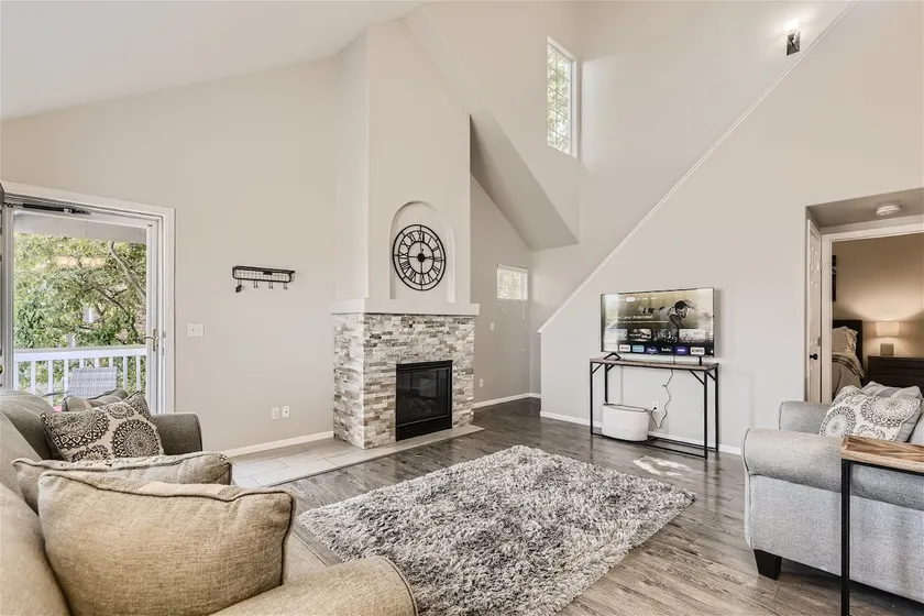 Updated 2 Bed, 2 Bath, Garage - Image 1