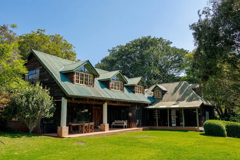 Leilani Beautiful Cedar House - Image 1