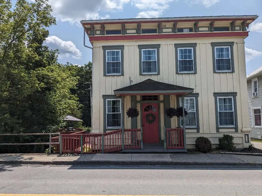 The Kennett Cottage - Image 1