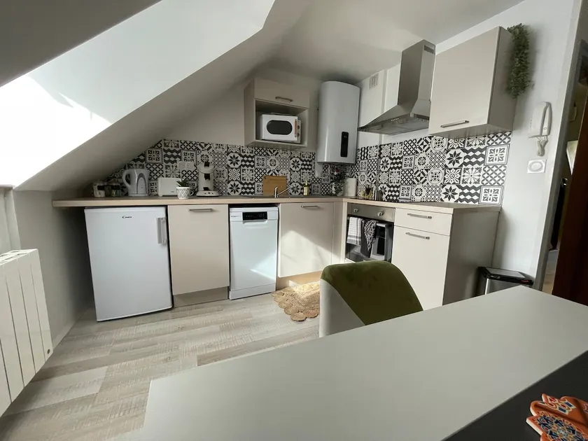 Bohemian two-room apartment in the heart of the city - Image 1