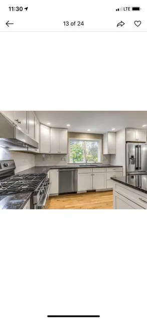 Single Family Boston House Great Privacy - Image 1