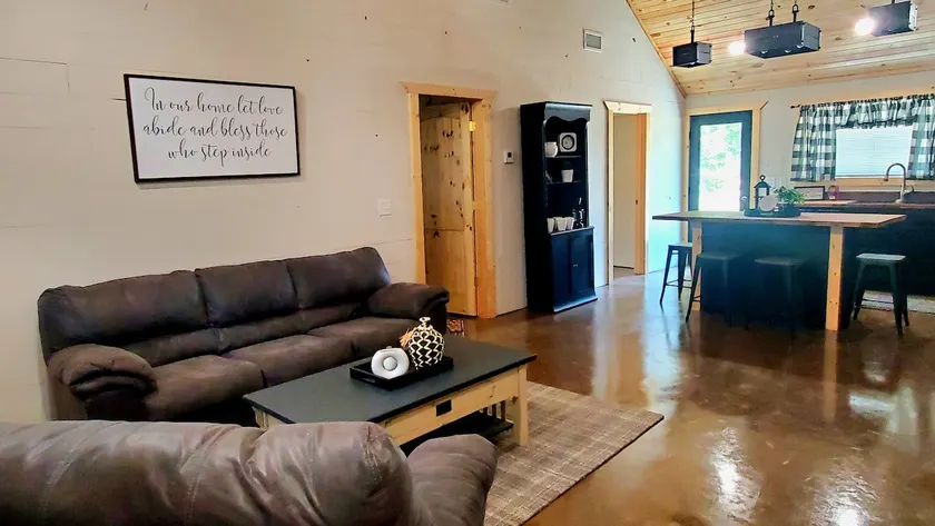 Stayin & Playin Cabin - Image 1