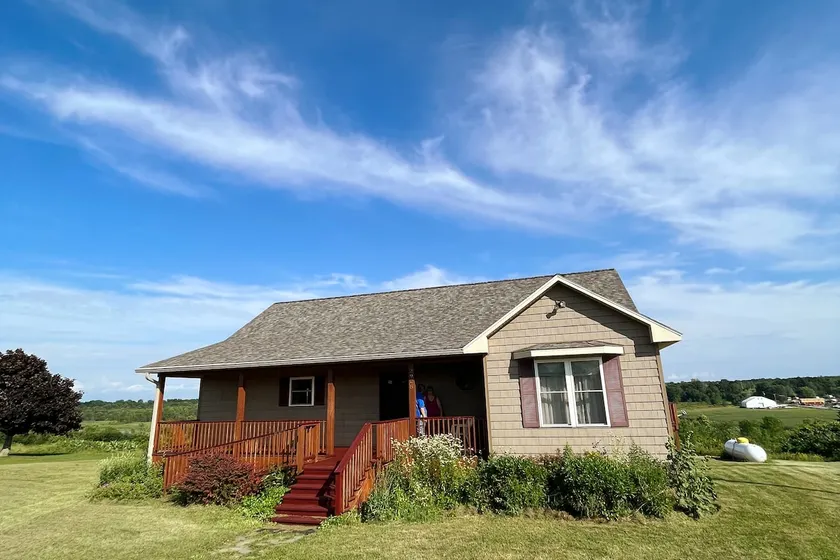 Rose cottage- family year round home- ADA friendly - Image 1