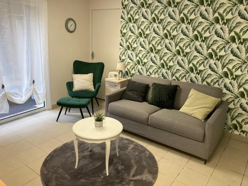 Wheelchair-accessible studio - Image 1