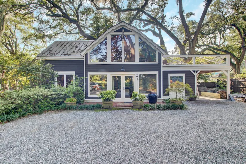 The Barn at Linwood - Tucked away in old downtown Summerville. A special getaway - Image 1