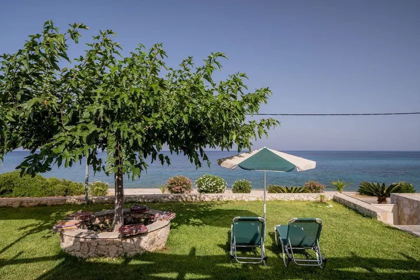 Orianthi's Beachfront Home - Image 1