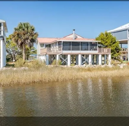 Fisherman’s Oceanfront Dream Home w/Dock & Kayaks - Image 1