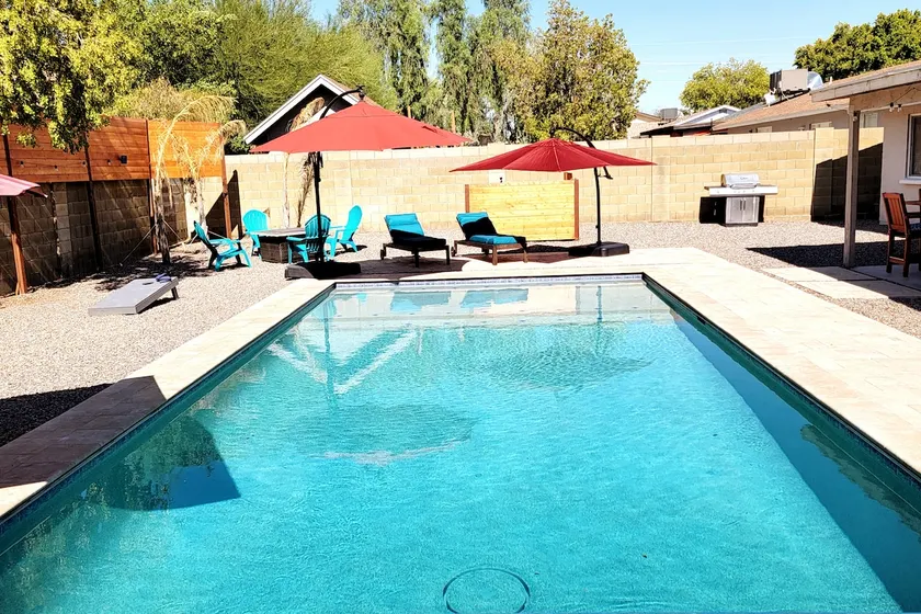 Free Heated Pool | Spacious | 5 Bedroom Sleeps 10+ - Image 1