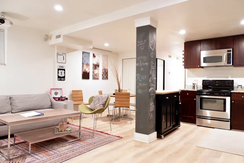 Explore the City from an Elegant, Urban Retreat - Image 1